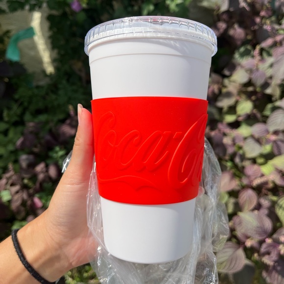 Coca-Cola Emoji Tumbler 🥤 - Picture 1 of 6